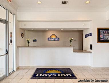 Days Inn By Wyndham Енис Интериор снимка